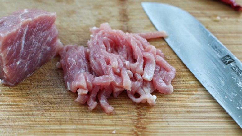 Fried shredded pork with celery and potatoes