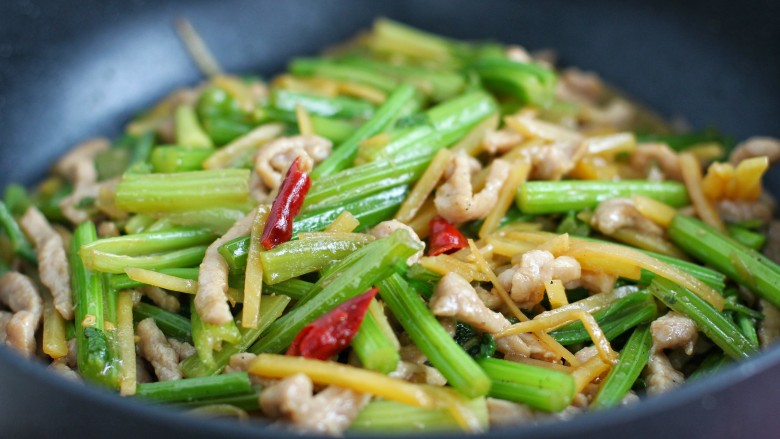 Fried Shredded Pork with Celery and Potatoes