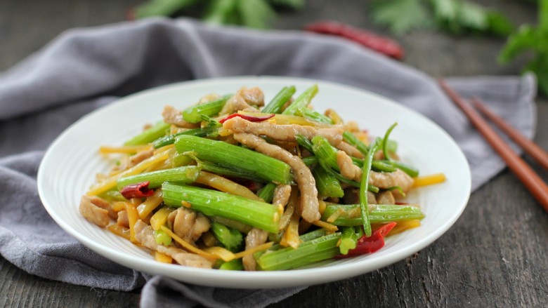 Fried Shredded Pork with Celery and Potatoes