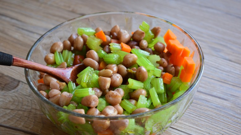 # savory#Cold celery and peanuts