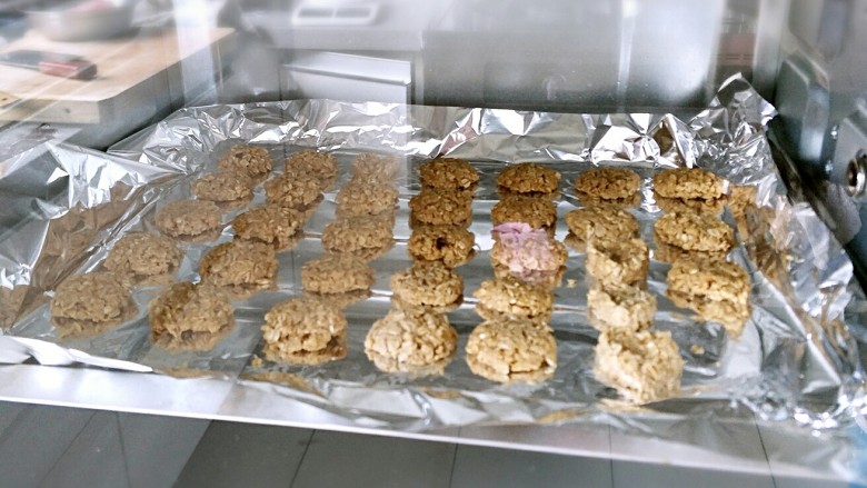 Low sugar and oil-free oatmeal cookies