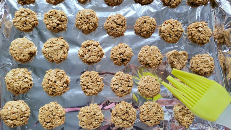 Low sugar and oil-free oatmeal cookies