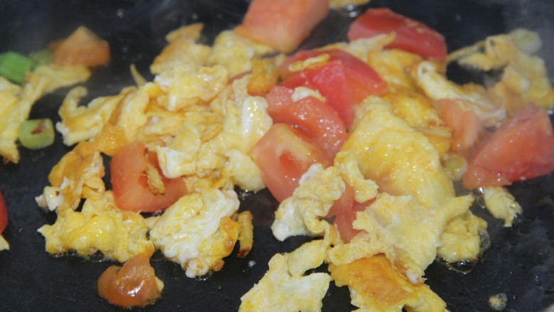 Tomato and egg noodles