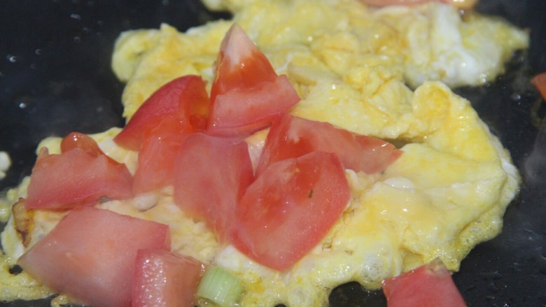 Tomato and egg noodles