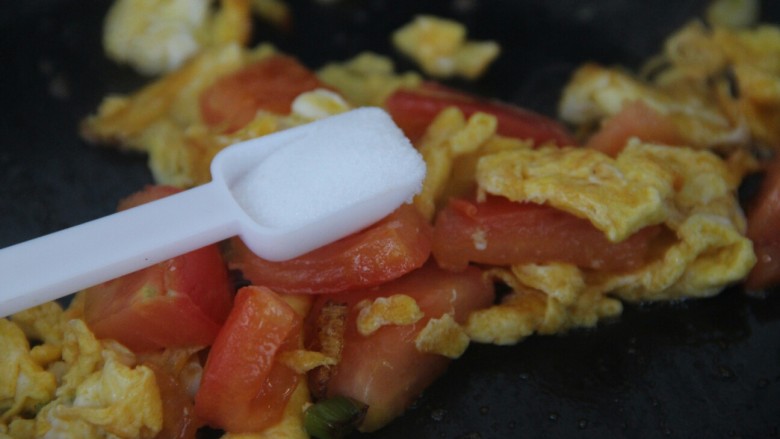 Tomato and egg noodles