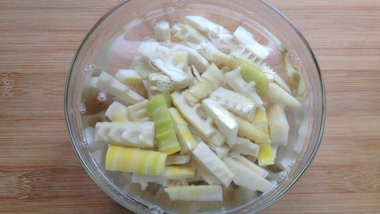 Braised spring bamboo shoots