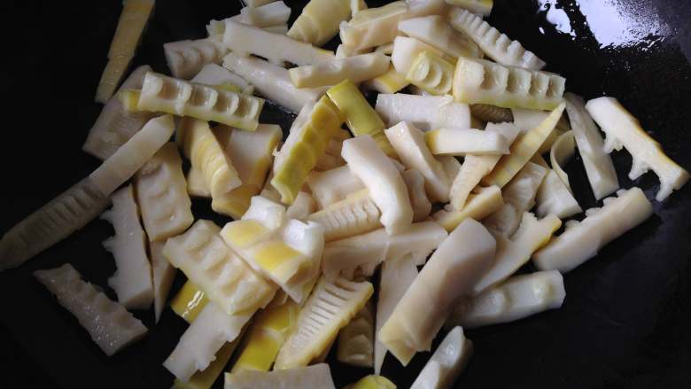 Braised spring bamboo shoots