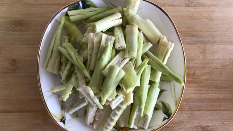 What can only be tasted in spring - roasted pork with wild bamboo shoots