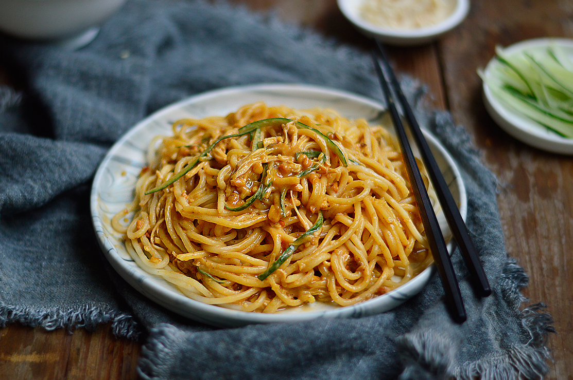 Noodles with Shredded Chicken Sauce