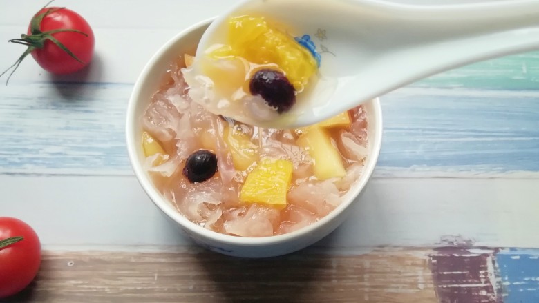 Various Fruits Apple, Orange and Tremella Soup