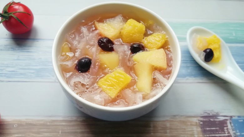 Various Fruits Apple, Orange and Tremella Soup