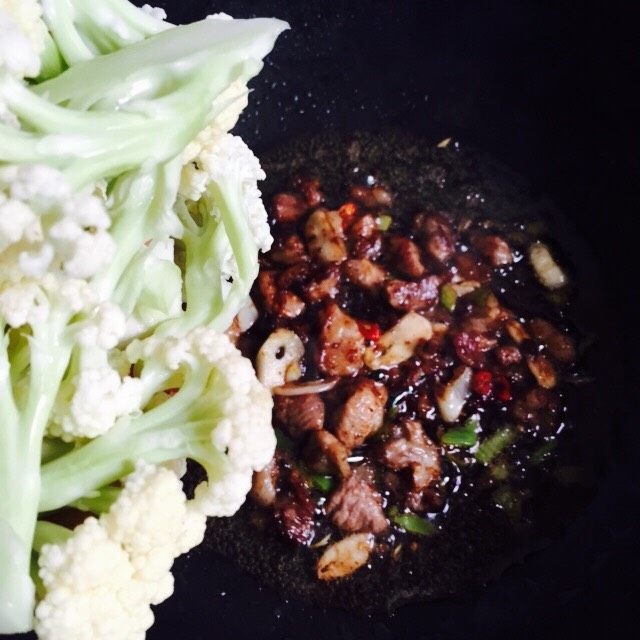 Stir-fried organic cauliflower