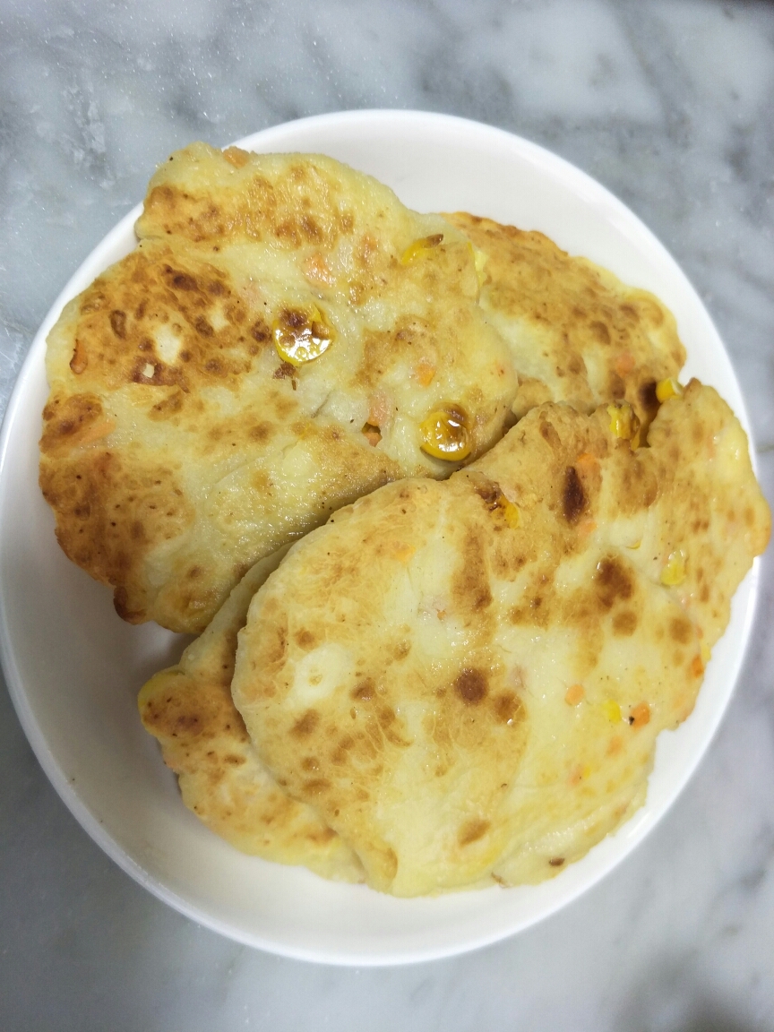 Egg, corn and carrot pancakes