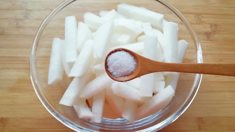 Pickled pepper and radish strips