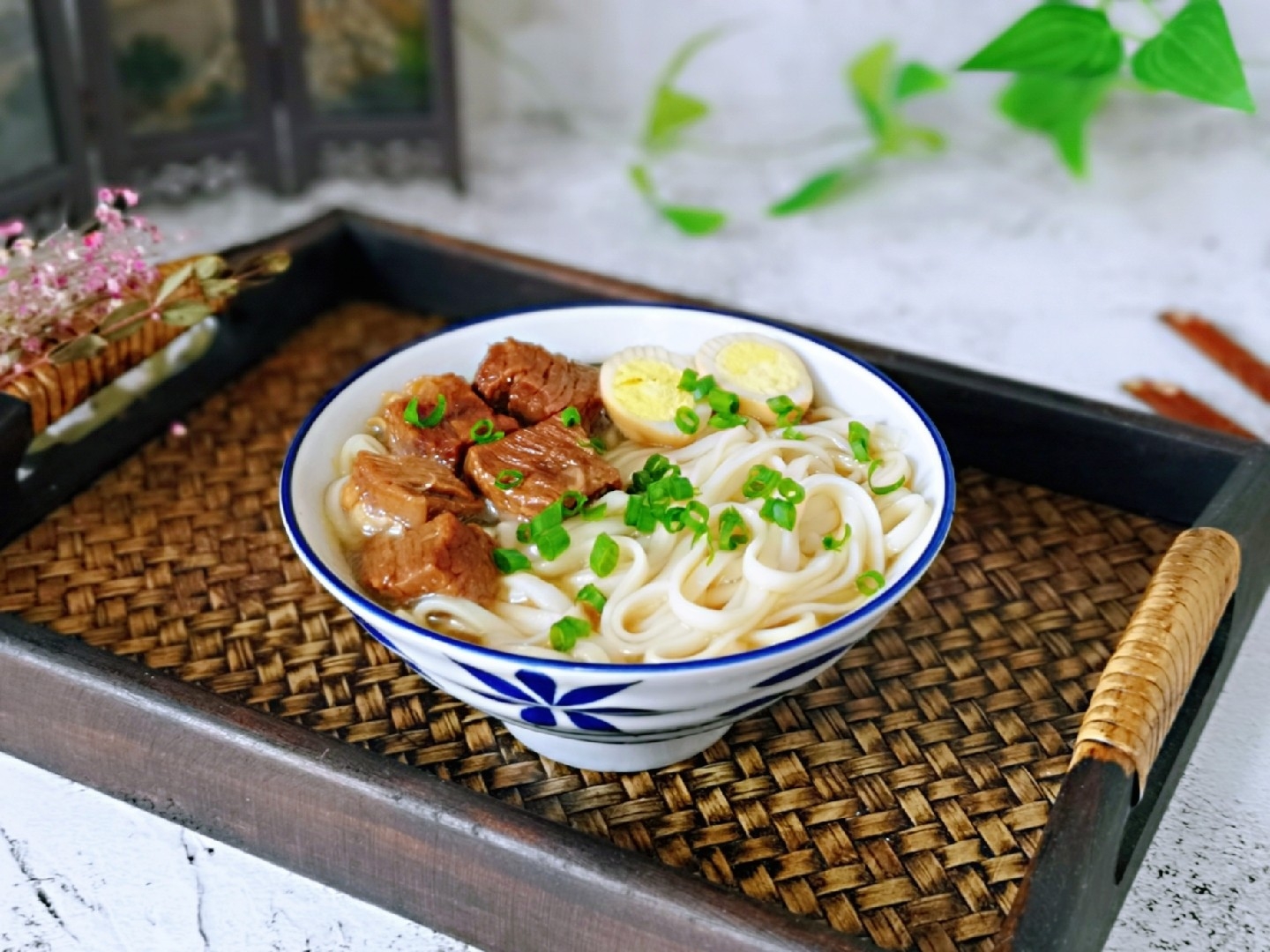 Braised beef hollow noodles