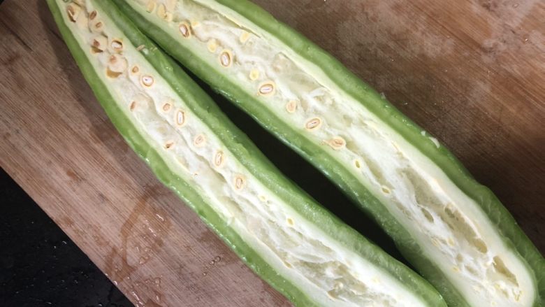 Steamed Bitter Melon with Garlic Pork Ribs