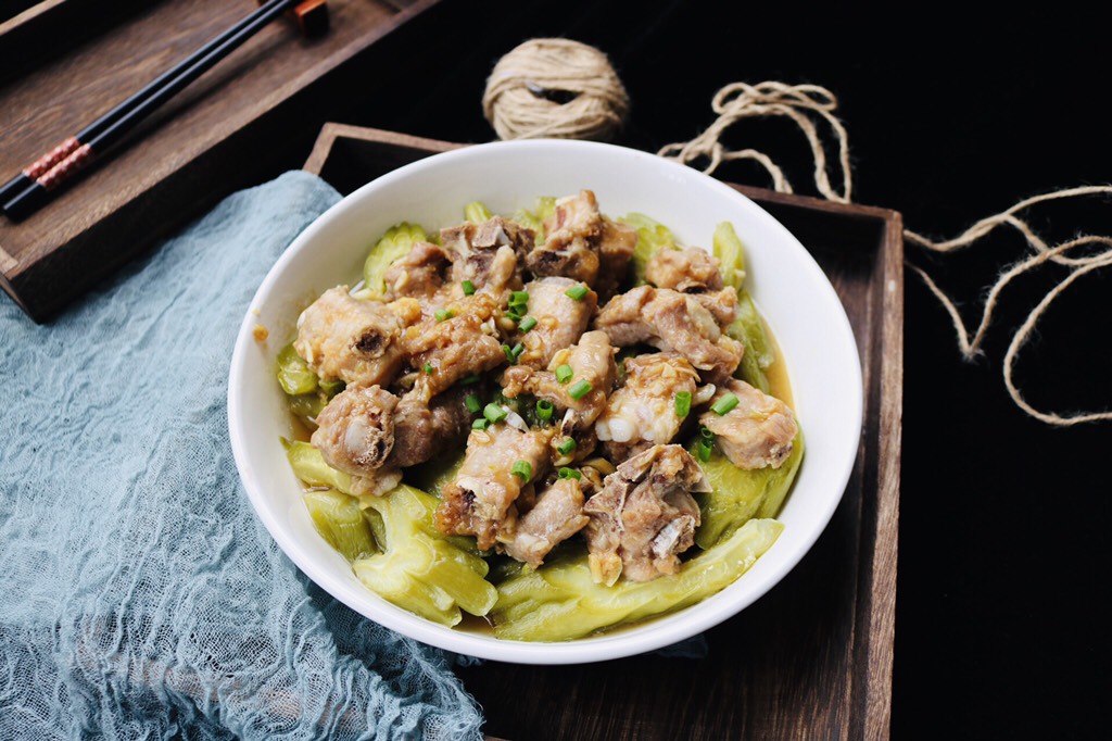 Steamed Bitter Melon with Garlic Pork Ribs