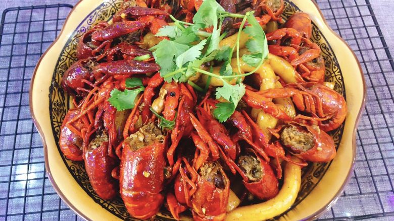 Thirteen fragrant crayfish