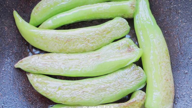 Tiger Skin Green Pepper