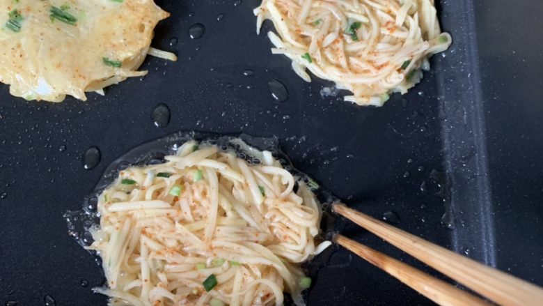 Potato shredded cake