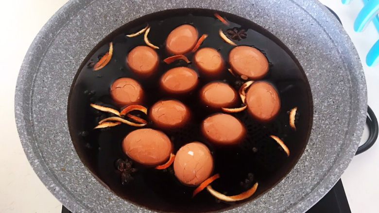 Homemade five-spice tea eggs