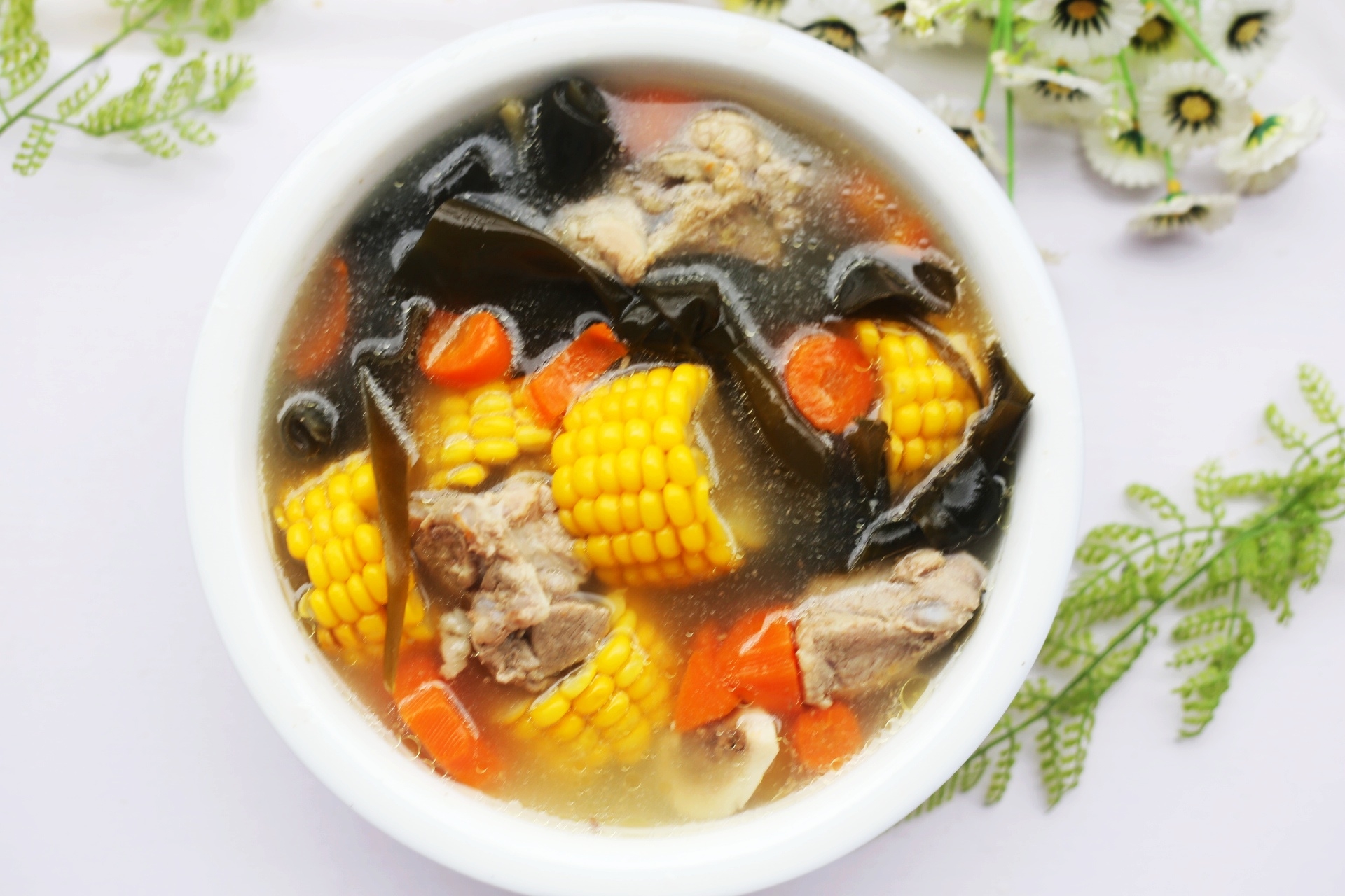 Corn and kelp bone soup