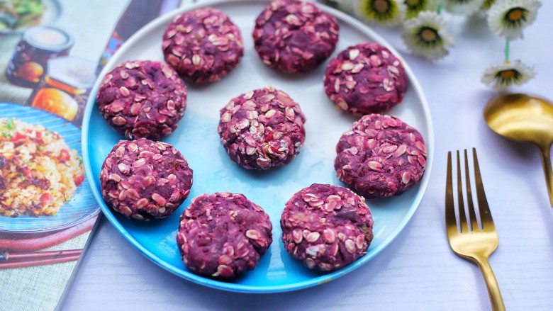 Purple Sweet Potato Oatmeal Cake