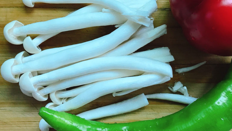 Green pepper fried pork slices