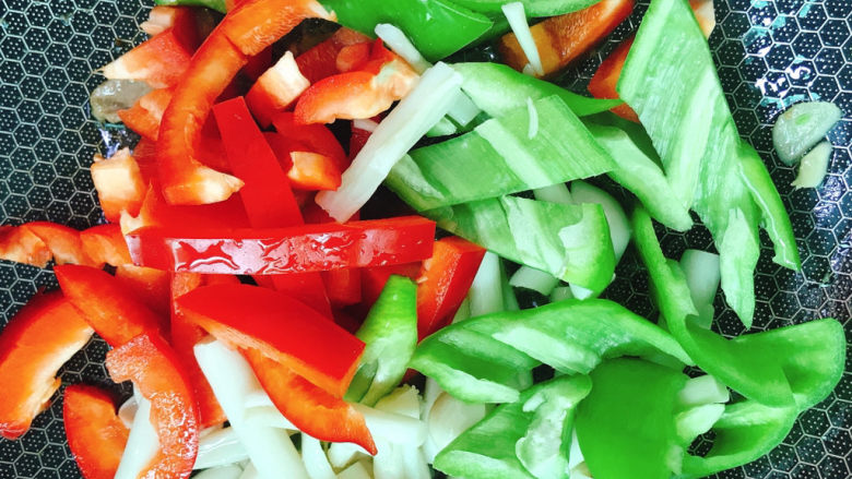 Green pepper fried pork slices