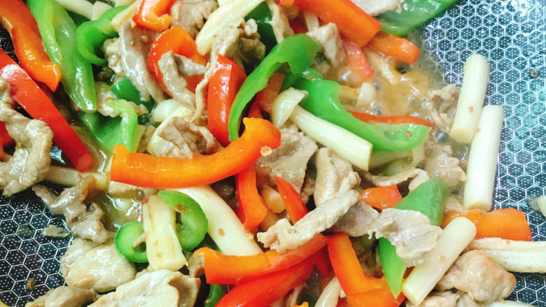 Green pepper fried pork slices