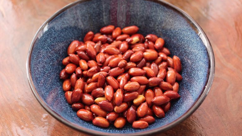 Peanuts soaked in vinegar