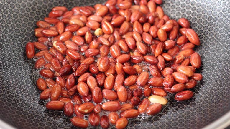 Peanuts soaked in vinegar