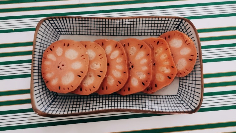 Osmanthus sugar lotus root