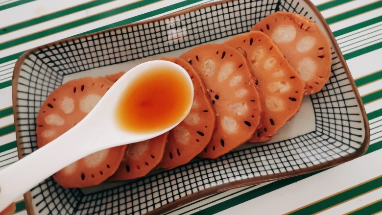 Osmanthus sugar lotus root