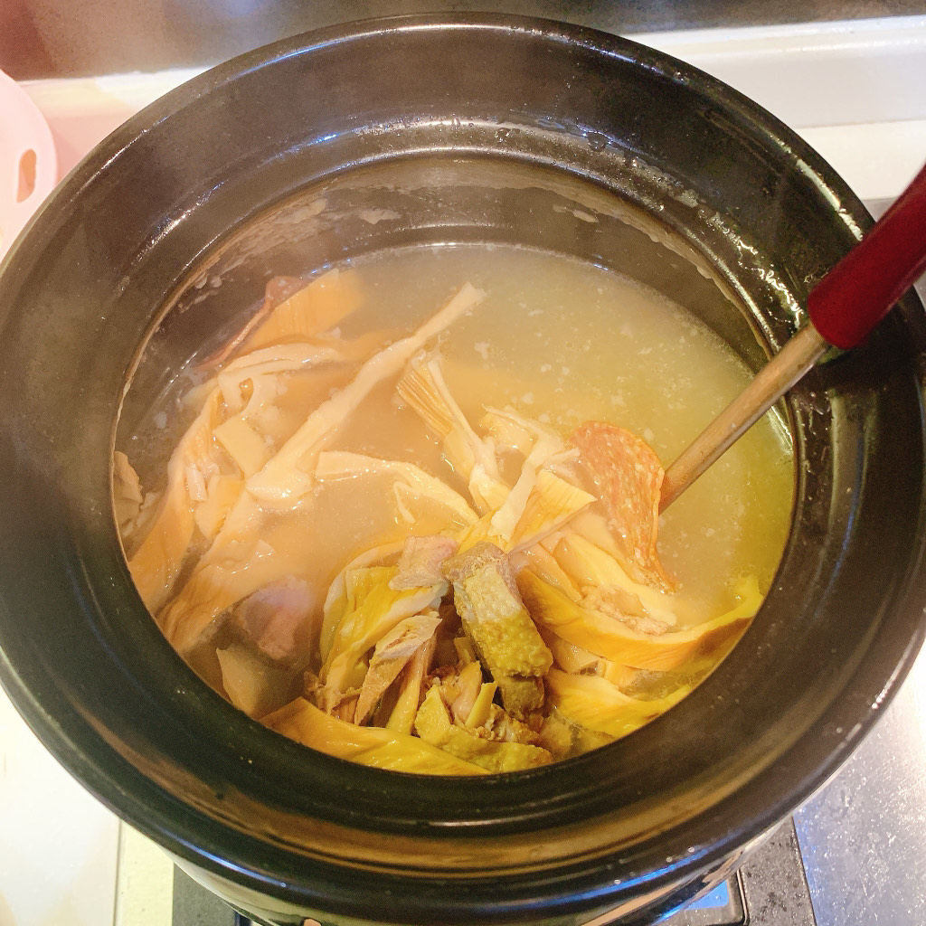 Dried bamboo shoots and duck soup