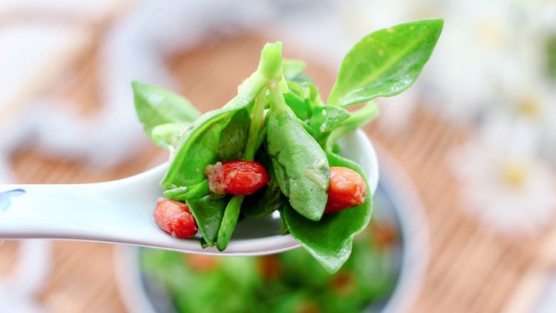 Panax notoginseng leaves cold peanuts