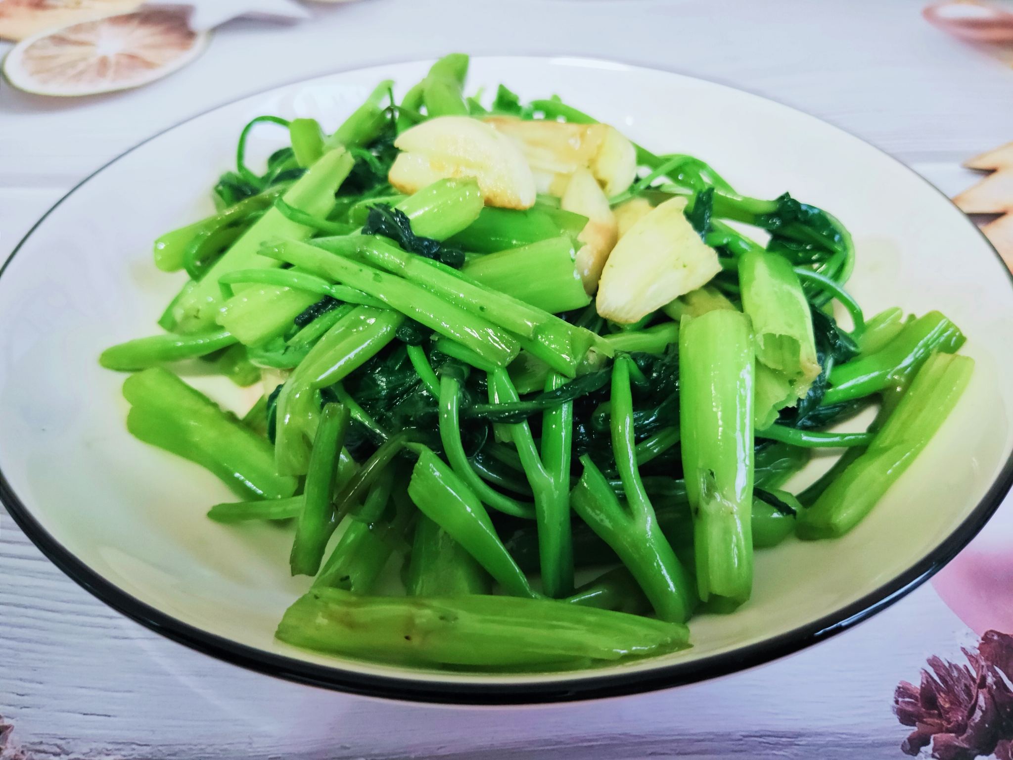 Garlic water spinach