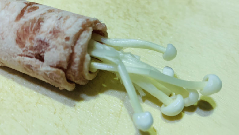 Enoki Mushroom Fat Beef Roll