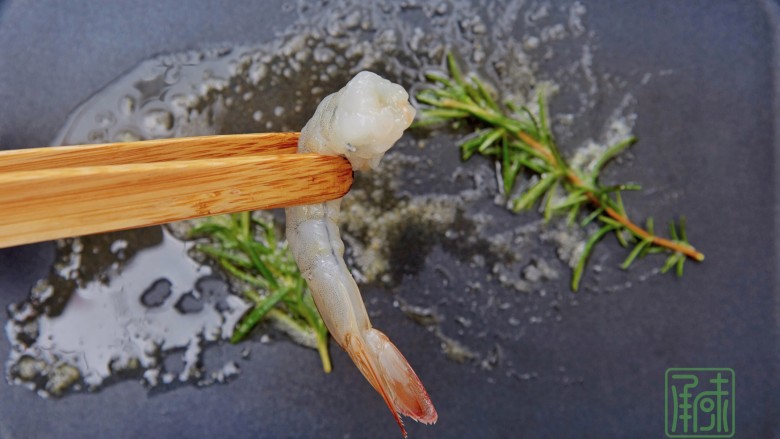 The first bean sprouts in spring, perfect with shrimps