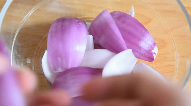 Have you ever eaten onions and lotus roots like this - lotus onions