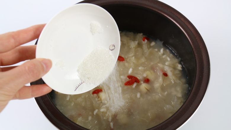 Tremella and lotus seed oatmeal