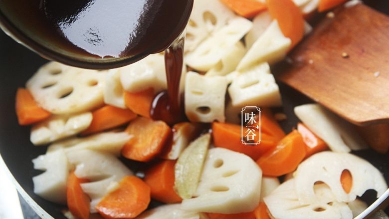 Sweet and sour fresh lotus root as an appetizer