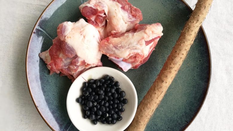 Yam and black bean nourishing soup