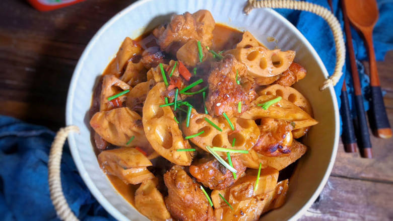 Stewed Chicken Legs with Lotus Root Sauce