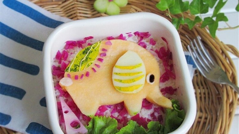 Spring is here, let's go on a spring outing with elephant lunch boxes