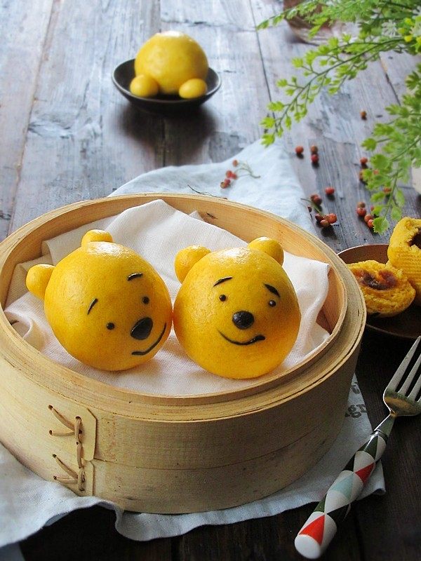 Pooh bean paste steamed buns