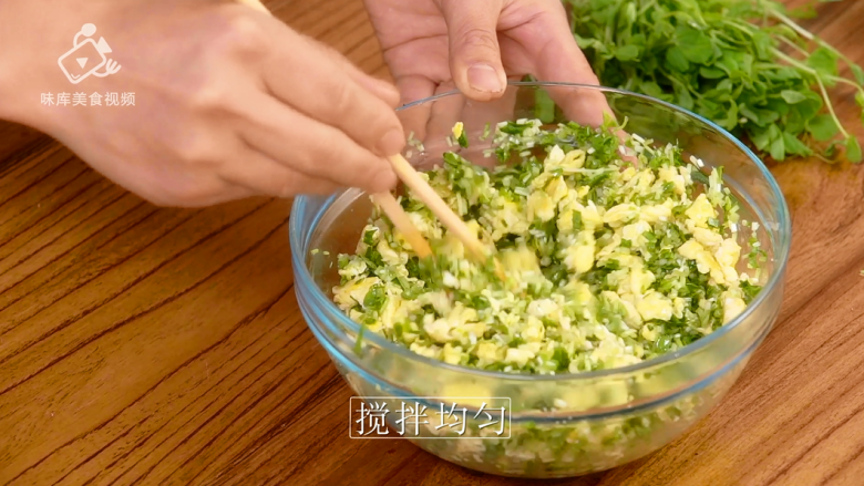 Pea seedlings and leaf dumplings, eating delicious food with an artistic sense