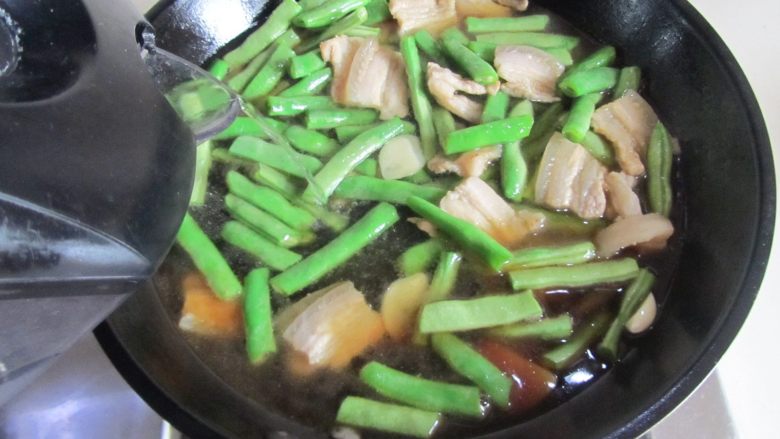 Lentil braised noodles