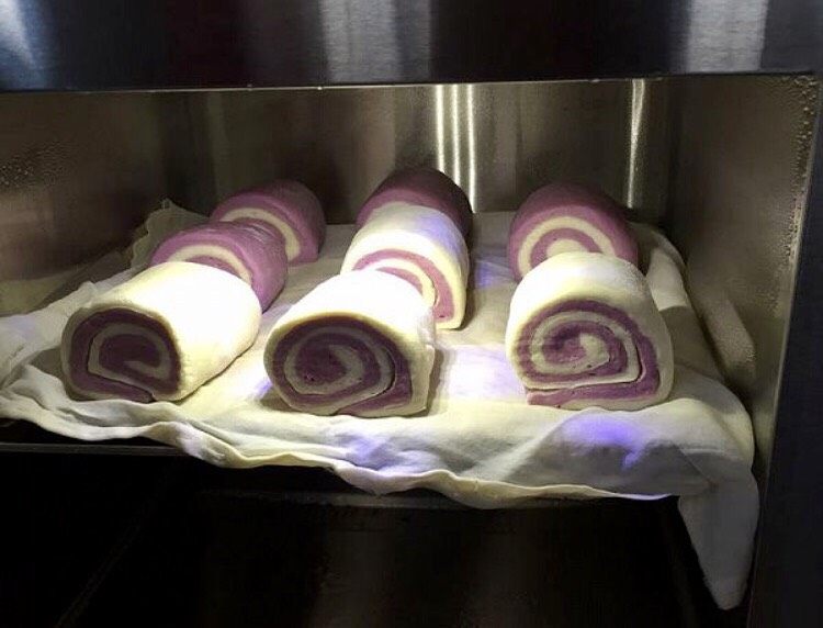 Double-color purple sweet potato steamed buns