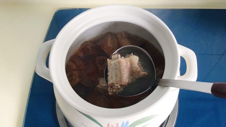 Matsutake, Mushroom, Wolfberry and Pork Ribs Soup